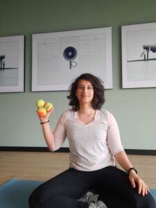 2025-Joyce-met-tennisballen